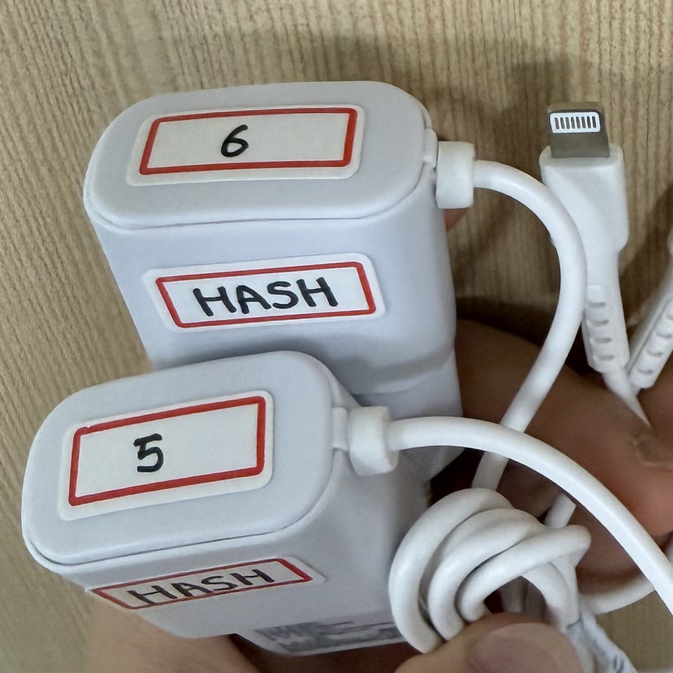 충전기 (8핀) 6번